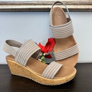 Skechers Beverlee Smitten Kitten Slingback Wedge Sandals Womens Size 8 Taupe